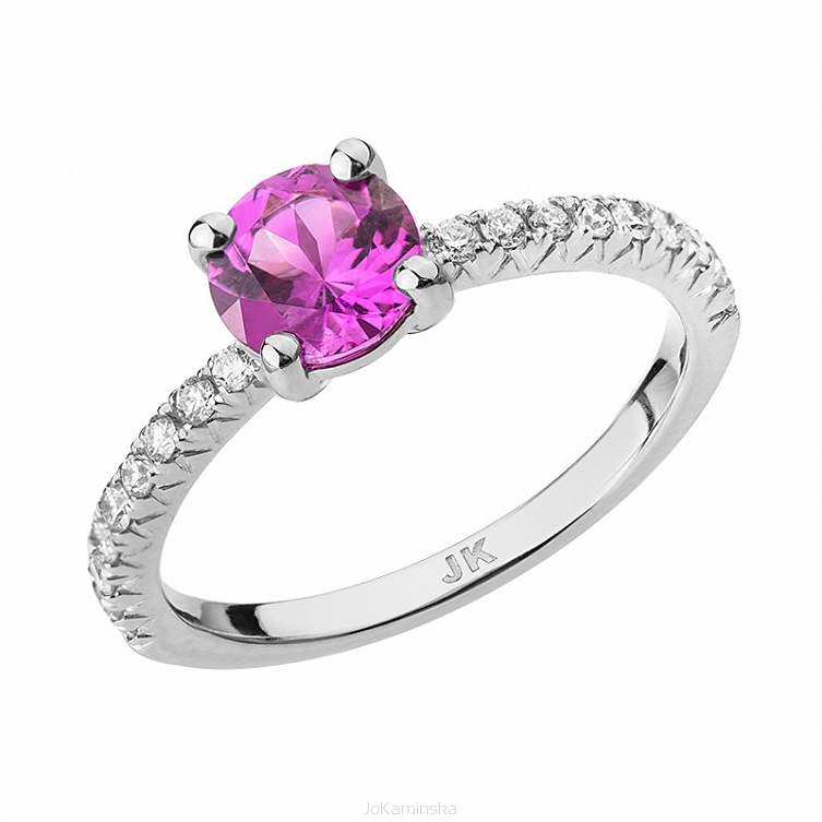 Diva Diamonds and Sapphire Ring